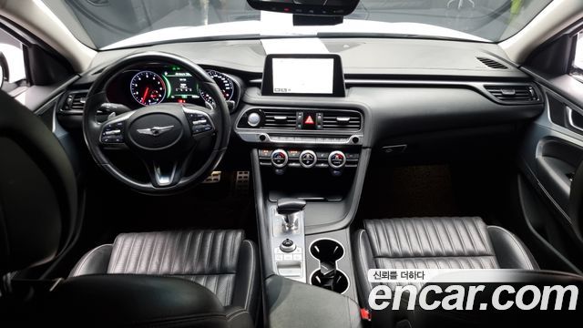 Genesis G70 — interior