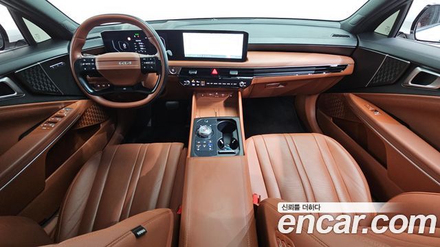 Kia K8 — interior