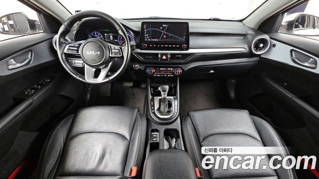 Kia K3 — interior