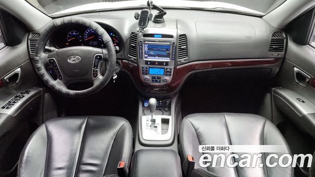 Hyundai Santa Fe — interior