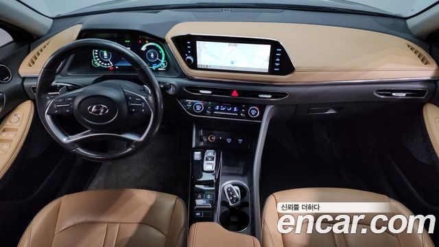 Hyundai Sonata — interior