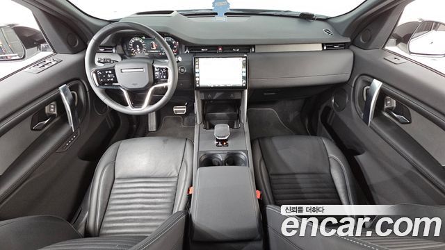Land Rover Discovery Sport — interior