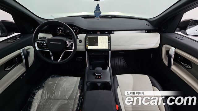 Land Rover Discovery Sport — interior