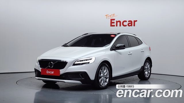 Volvo V40 — exterior