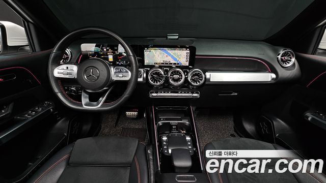 Mercedes-Benz GLB-Class — interior