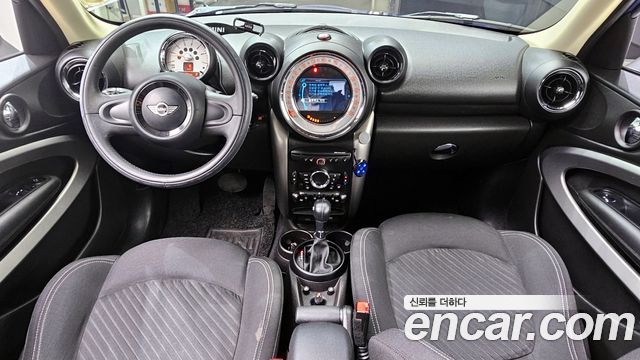 MINI Paceman — interior
