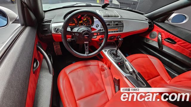 BMW Z4 — interior