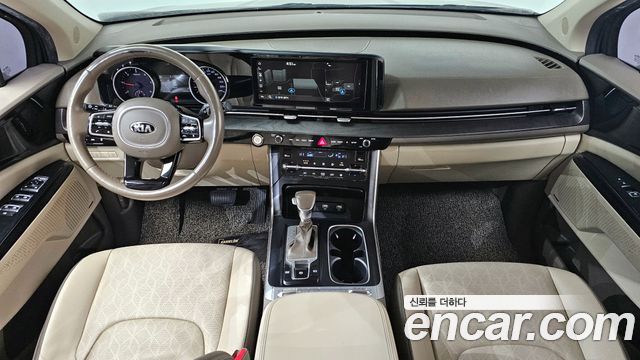 Kia Carnival — interior