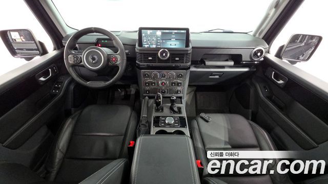  Grenadier — interior