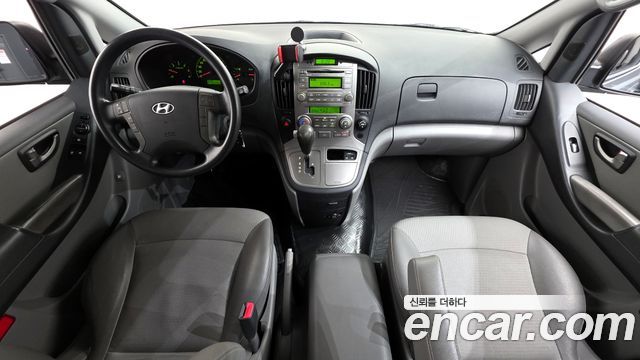 Hyundai Starex — interior