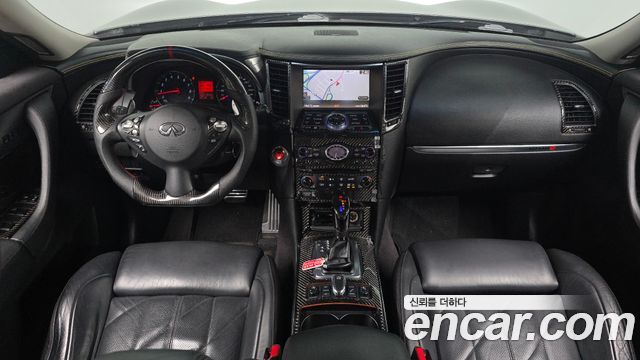 Infiniti FX — interior