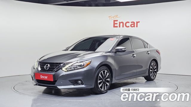 Nissan Altima — exterior