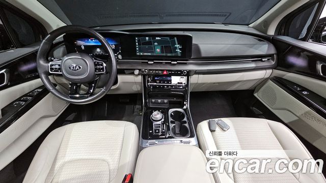Kia Carnival — interior