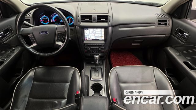 Ford Fusion — interior
