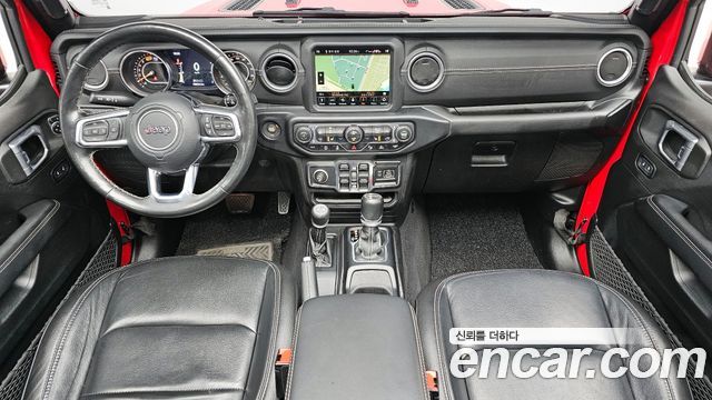 Jeep Wrangler — interior