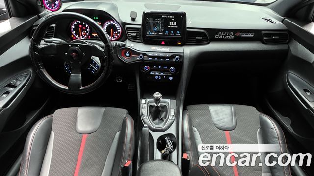 Hyundai Veloster — interior