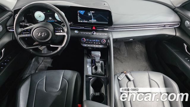 Hyundai Avante — interior