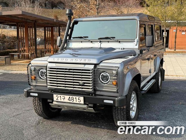 Land Rover Defender — exterior
