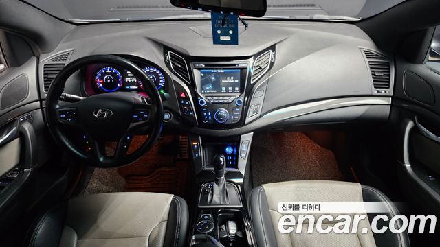 Hyundai i40 — interior