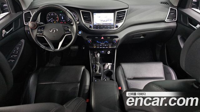 Hyundai Tucson — interior