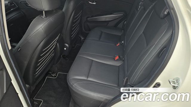 KG Mobility Tivoli — interior