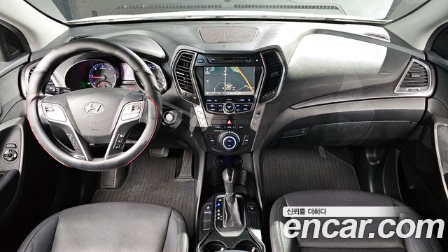 Hyundai Santa Fe — interior
