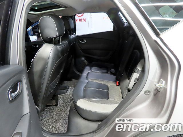 Renault Korea QM3 — interior