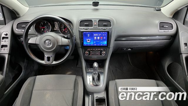 Volkswagen Golf — interior