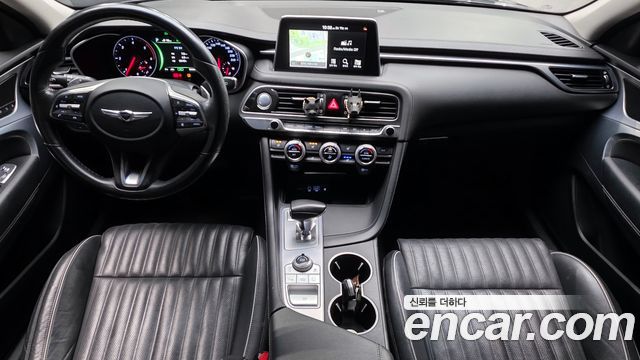 Genesis G70 — interior