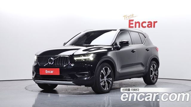 Volvo XC40 — exterior