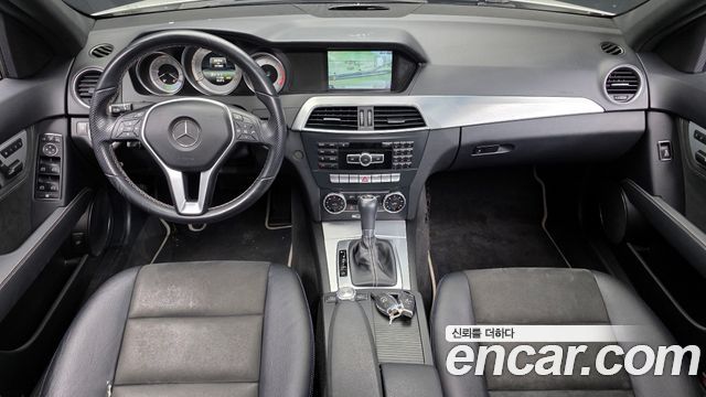 Mercedes-Benz C-Class — interior
