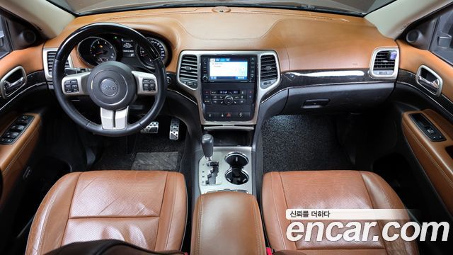 Jeep Cherokee — interior