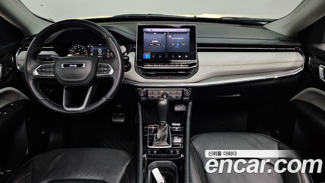 Jeep Compass — interior