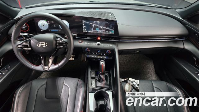 Hyundai Avante — interior