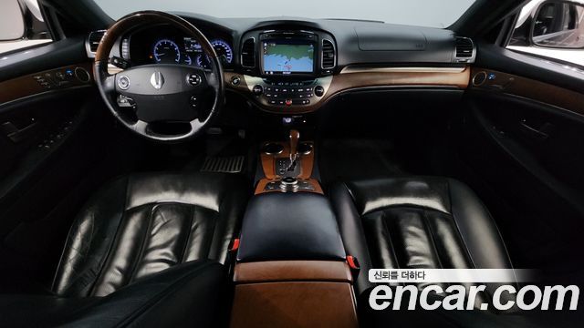 KG Mobility Chairman — interior