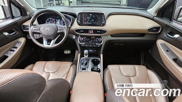 Hyundai Santa Fe — interior