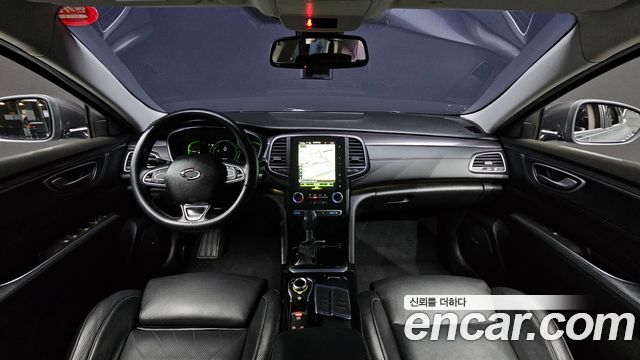 Renault Korea SM6 — interior
