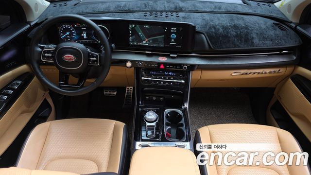 Kia Carnival — interior