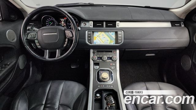 Land Rover Range Rover Evoque — interior