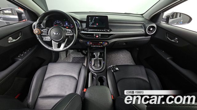 Kia K3 — interior