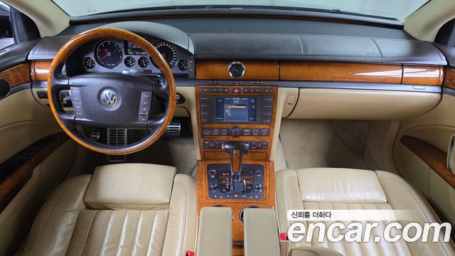Volkswagen Phaeton — interior