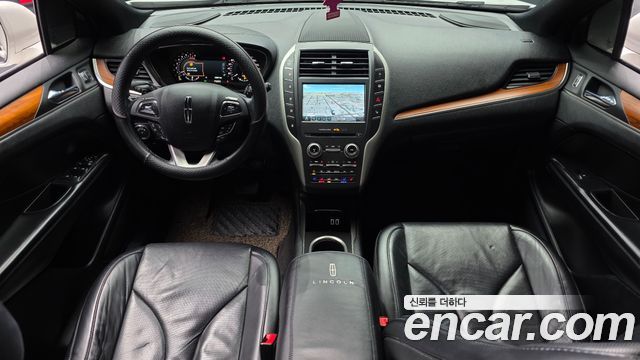 Lincoln MKC — interior