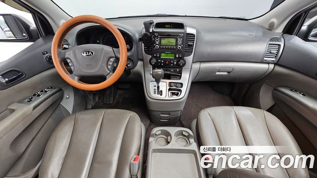Kia Carnival — interior