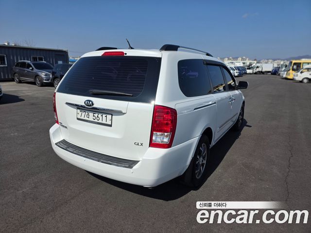 Kia Carnival — interior