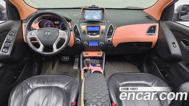Hyundai Tucson — interior
