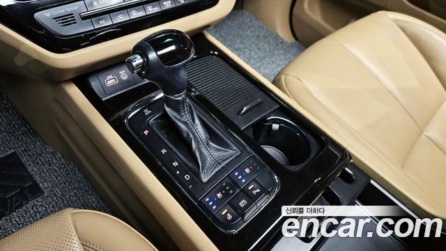 Kia Carnival — interior