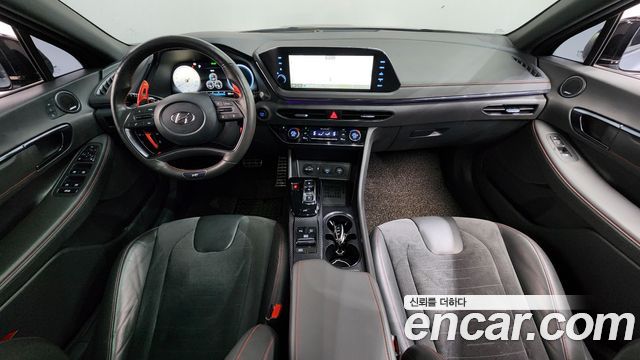 Hyundai Sonata — interior