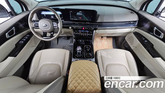 Kia Carnival — interior