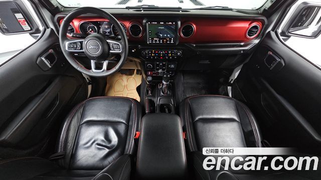 Jeep Gladiator — interior