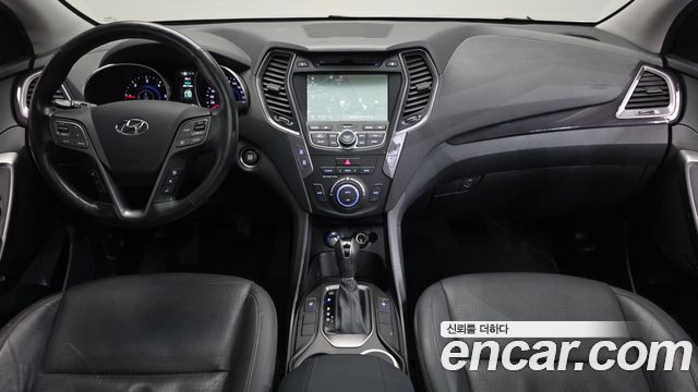 Hyundai Santa Fe — interior